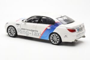 BMW M5 E60 Ring Taxi Nurburgring Kyosho 1:18 08593RT Метал — снимка 7 от 8