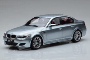 BMW M5 E60 Сребрист Otto 1:18