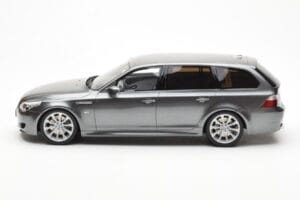 BMW M5 E61 Touring Сив Otto 1:18 OT189 Смола — снимка 3 от 6