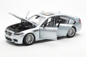 BMW M5 F10 Silverstone Сребърен Paragon 1:18 80432186353 Метал — снимка 2 от 8
