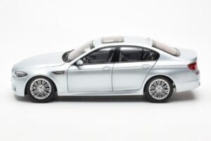 BMW M5 F10 Silverstone Сребърен Paragon 1:18 80432186353 Метал — снимка 4 от 8