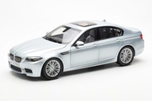 BMW M5 F10 Silverstone Сребърен Paragon 1:18