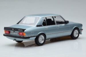 BMW M535i E12 Синьо Norev 1:18 183269 Метал — снимка 2 от 6