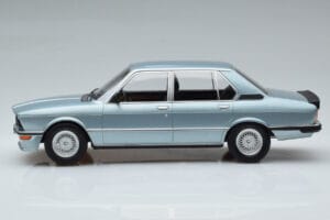 BMW M535i E12 Синьо Norev 1:18 183269 Метал — снимка 3 от 6