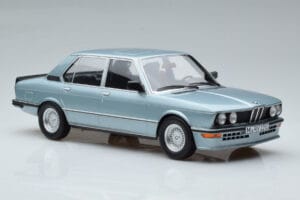 BMW M535i E12 Синьо Norev 1:18 183269 Метал — снимка 4 от 6