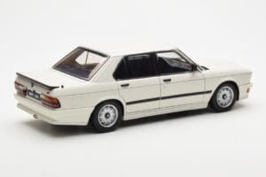BMW M535i E28 Alpine Бял AUTOart 1:18 75161 Метал — снимка 3 от 10