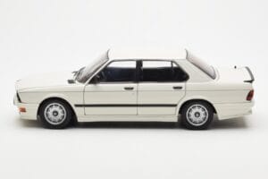 BMW M535i E28 Alpine Бял AUTOart 1:18 75161 Метал — снимка 4 от 10