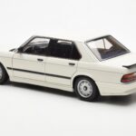 BMW M535i E28 Alpine Бял AUTOart 1:18 - image 7 of 10