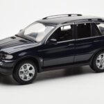 BMW X5 4.4i E53 Тъмно Синьо Kyosho 1:18