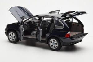 BMW X5 4.4i E53 Тъмно Синьо Kyosho 1:18 08521DB Метал — снимка 5 от 8