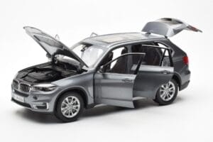 BMW X5 F15 Space Сив Paragon 1:18 80432318988 Метал — снимка 2 от 8