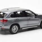 BMW X5 F15 Space Сив Paragon 1:18 - image 3 of 8