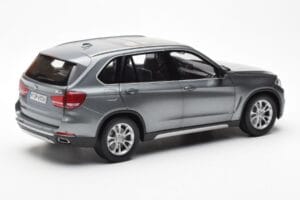 BMW X5 F15 Space Сив Paragon 1:18 80432318988 Метал — снимка 3 от 8