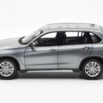 BMW X5 F15 Space Сив Paragon 1:18 - image 4 of 8