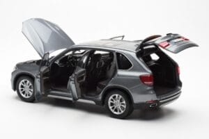 BMW X5 F15 Space Сив Paragon 1:18 80432318988 Метал — снимка 5 от 8