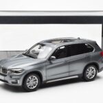 BMW X5 F15 Space Сив Paragon 1:18 - image 8 of 8