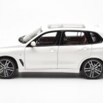 BMW X5 G05 Бял Paragon 1:18 - image 4 of 8