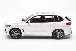 BMW X5 G05 Бял Paragon 1:18 80432450996 Метал — снимка 4 от 8