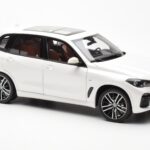 BMW X5 G05 Бял Paragon 1:18 - image 6 of 8