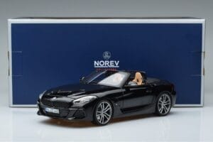 BMW Z4 G29 Черен Металик Norev 1:18 183272 Метал — снимка 7 от 7