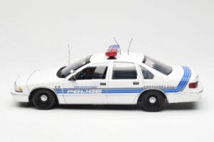 Chevrolet Caprice Sebring Полиция UT Models 1:18 21029 Метал — снимка 3 от 6