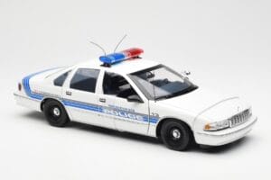 Chevrolet Caprice Sebring Полиция UT Models 1:18 21029 Метал — снимка 4 от 6