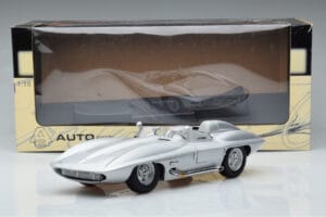 Chevrolet Corvette C1 Stingray Concept AUTOart 1:18 71000 Метал — снимка 8 от 8