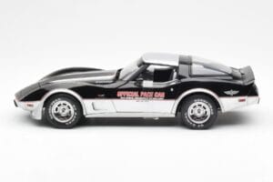 Chevrolet Corvette C3 Pace Car Indianapolis 500 1978 UT Models 1:18 21070 Метал — снимка 3 от 6