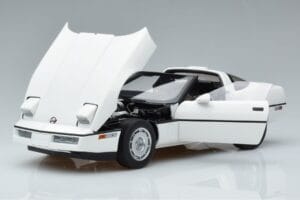 Chevrolet Corvette C4 Бял AUTOart 1:18 71243 Метал — снимка 2 от 8