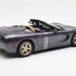 Chevrolet Corvette C5 Кабриолет Лилаво Перлено Металик UT Models 1:18 - image 2 of 6