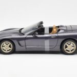 Chevrolet Corvette C5 Кабриолет Лилаво Перлено Металик UT Models 1:18 - image 3 of 6