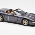 Chevrolet Corvette C5 Кабриолет Лилаво Перлено Металик UT Models 1:18 - image 4 of 6