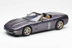 Chevrolet Corvette C5 Кабриолет Лилаво Перлено Металик UT Models 1:18