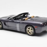 Chevrolet Corvette C5 Кабриолет Лилаво Перлено Металик UT Models 1:18 - image 5 of 6