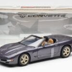 Chevrolet Corvette C5 Кабриолет Лилаво Перлено Металик UT Models 1:18 - image 6 of 6