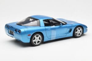 Chevrolet Corvette C5 Синьо Металик UT Models 1:18 21004 Метал — снимка 2 от 6