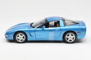 Chevrolet Corvette C5 Синьо Металик UT Models 1:18 21004 Метал — снимка 3 от 6