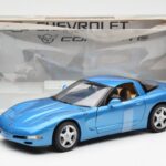 Chevrolet Corvette C5 Синьо Металик UT Models 1:18 - image 6 of 6