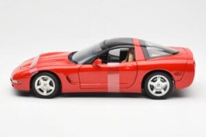 Chevrolet Corvette C5 Hardtop Червен UT Models 1:18 21041 Метал — снимка 3 от 6