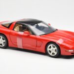 Chevrolet Corvette C5 Hardtop Червен UT Models 1:18 - image 4 of 6