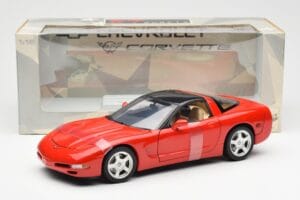 Chevrolet Corvette C5 Hardtop Червен UT Models 1:18 21041 Метал — снимка 6 от 6