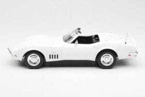 Chevrolet Corvette C3 Кабриолет Can-Am Бял Norev 1:18 189038 Метал — снимка 3 от 6