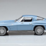 Chevrolet Corvette C2 Sting Ray Синьо Norev 1:18 - image 3 of 6