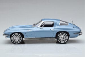Chevrolet Corvette C2 Sting Ray Синьо Norev 1:18 189050 Метал — снимка 3 от 6