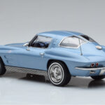 Chevrolet Corvette C2 Sting Ray Синьо Norev 1:18 - image 5 of 6