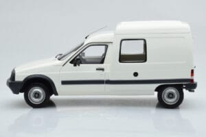 Citroen C15 D Бял Otto 1:18 OT956 Смола — снимка 3 от 6