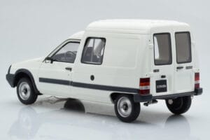 Citroen C15 D Бял Otto 1:18 OT956 Смола — снимка 5 от 6