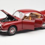 Daimler 250 V8 Червен Paragon 1:18 - image 2 of 8