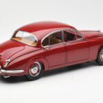 Daimler 250 V8 Червен Paragon 1:18 - image 3 of 8