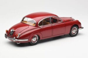 Daimler 250 V8 Червен Paragon 1:18 PA-98312 Метал — снимка 3 от 8